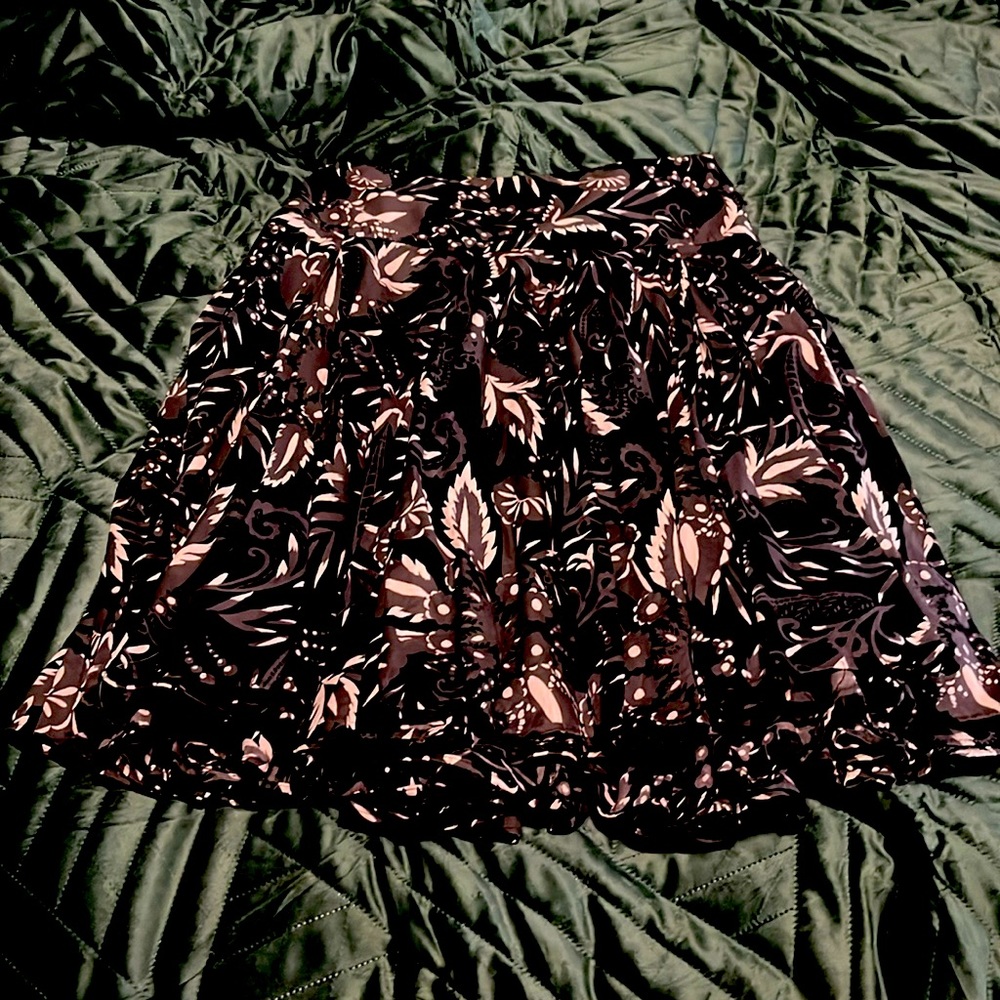 Black and White Tropical Print Skirt